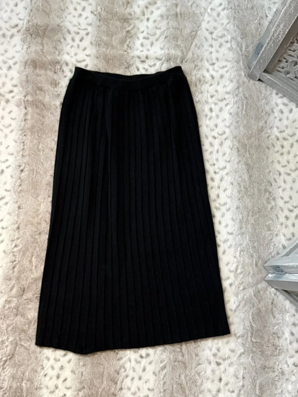 Thackery black pleated maxi skirt large vintage 90s business casual feminine